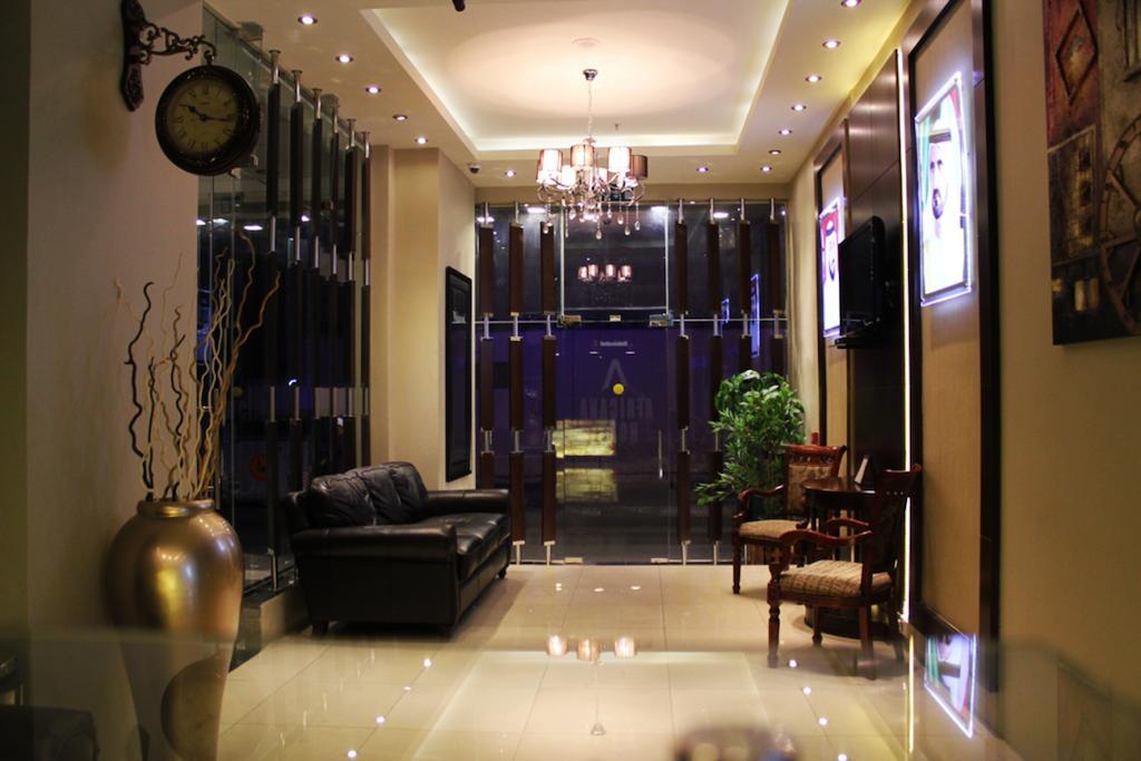 Africana Hotel Dubai Buitenkant foto
